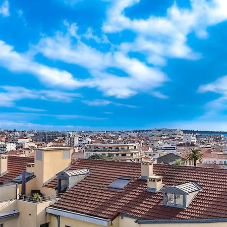 Апартаменты Superbe Avec Piscine Et Toit Terrasse Канны