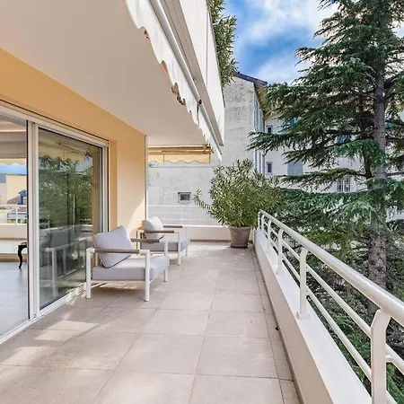 Апартаменты Superbe Avec Piscine Et Toit Terrasse Канны